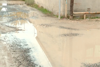 Binə: İmaməddin Nəsimi küçəsində gölməçələrdən hərəkət etmək olmur