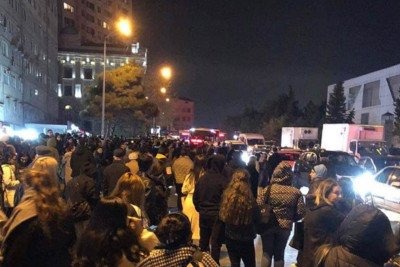 “Azadlıq” metrosunun yaxınlığında izdiham yaşanıb: avtobuslar ləngimələrlə işləyir