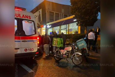 3-cü mikrorayon dairəsi yaxınlığında “Prius” və motosiklet toqquşub