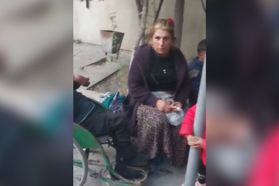 Bakı metrosunda azyaşlıları dilənçiliyə məcbur edən qadın həbs edilib