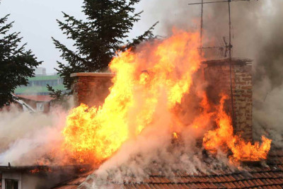Xətai rayonunda yaşayış evində yanğın baş verib