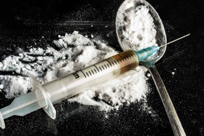 Suraxanı sakinindən 10 qramdan artıq heroin götürülüb