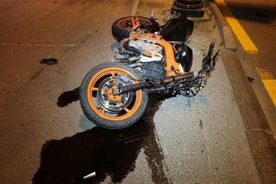 Bakıda 22 yaşlı motosikletçi qəzaya uğrayıb