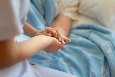 Xətai rayonunda ahıl qadını avtomobil vurub