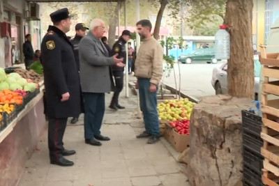 Sahil və Müşfiqabad qəsəbələrində küçə ticarətinə qarşı reyd keçirilib