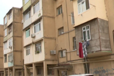 Bakıda çoxmənzilli binanın sakinləri istiliyin olmamasından narazıdırlar