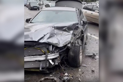 “Prius” Vaqif prospektində qəza törədib