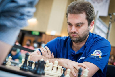 Şahmat üzrə Olimpiya çempionu Bakıya gəlib