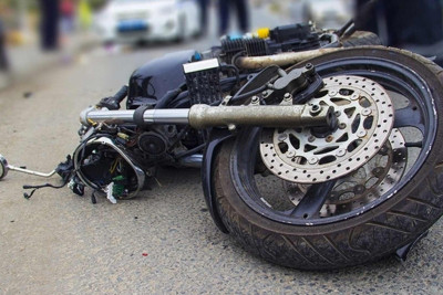 Nəsimi rayonunda motosiklet avtoqəzaya düşüb