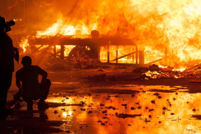 Xəzər rayonunda istehsalat sexi yanıb