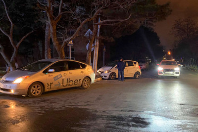 Nərimanov rayonunda “Prius” “STOP” nişanına məhəl qoymayaraq qəza törədib