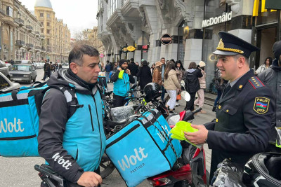 Polis əməkdaşları Bakıda aksiya keçiriblər