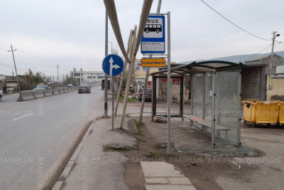 Xocəsən qəsəbəsində avtobus dayanacaqları yararsız vəziyyətə düşüb