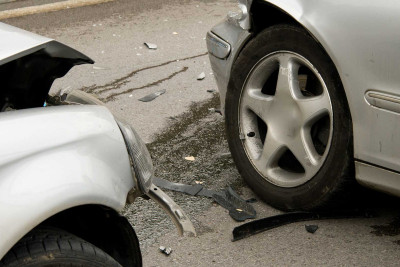 Bakıda qəza: “Prius” ilə “BMW” toqquşub