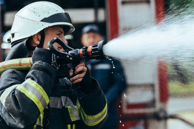 Nərimanovda hotel yanıb