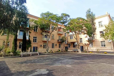 Şüvəlan qəsəbəsində növbəti məhəllə təmir olunub