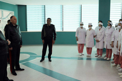 Zakir Həsənov Baş Klinik Hospitalını ziyarət edib