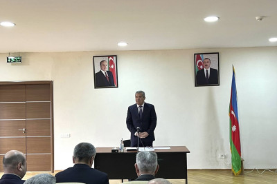 Qaradağ rayonunda icra başçısı sakinləri dinləyib