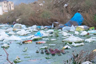 Korgöz qəsəbəsinin sakinləri kanalizasiya suyunun içində yaşamağa məcburdurlar
