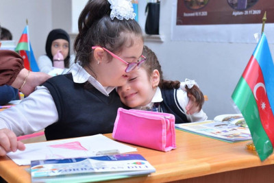 Bakıda sağlamlığı məhdud olan uşaqlar normal uşaqlarla birgə təhsil alırlar