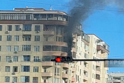 Bakıda çoxmərtəbəli binada baş vermiş yanğın söndürülüb - VİDEO + YENİLƏNİB