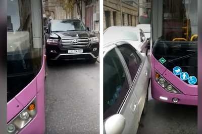 Avtobuslar “Sovetski”nin dar küçələrində ilişib qalıb