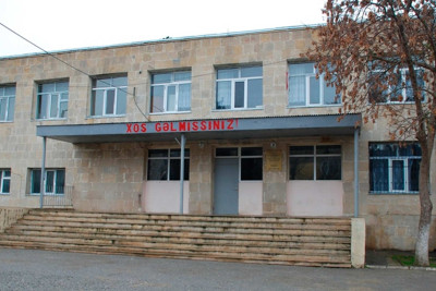 94 saylı məktəbin şagirdi damarlarını açmağa çalışıb?