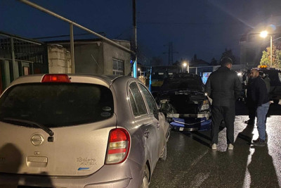 Zabrat-1 qəsəbəsində “Nissan” və “Prius” toqquşub