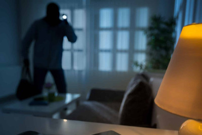 Türkan qəsəbəsində evdən 2850 AZN-lik oğurluq edilib