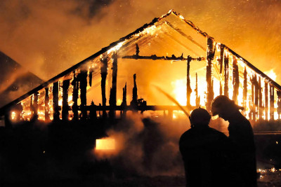 Xəzər rayonunda 675 kv.m sahəsi olan evdə yanğın baş verib