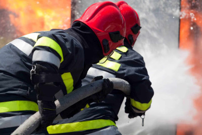 Binədə obyekt yanır