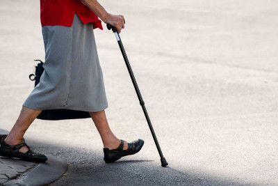 8 Noyabr prospektində 50 yaşlı qadını avtomobil vurub