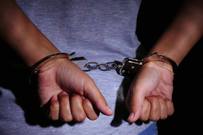 Bakıda mağazaya müştəri kimi daxil oldu, bıçaqla basqın edib qaçdı - YENİLƏNİB