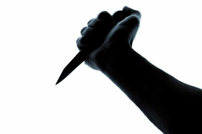 Bakıda məktəbdə şagirdin öz sevgilisini bıçaqlaması iddiasına cavab verilib