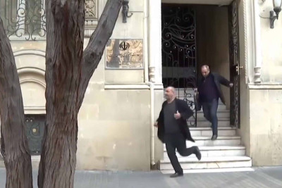 İranda Azərbaycan səfirliyinə hücum olub: Bakıda olan İranlı diplomatlar qaçaraq səfirlik binasını tərk ediblər