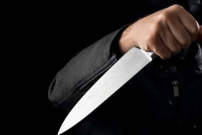 Bakıda gənc oğlan əsəbiləşdiyi üçün özünü bıçaqlayıb