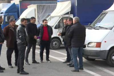 Ukrayna dairəsində illərlə parklanan yük avtomobilləri cərimələnib