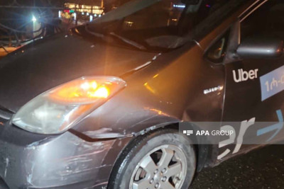 Babək prospekti buz bağladığına görə körpüdə 7 avtomobil toqquşub