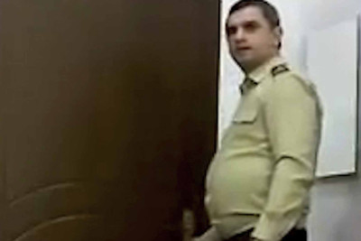 İntim videoları yayılan qadın FHN-in polkovnikindən 190.000 istəyib