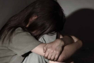 Bakıda evdən qaçan 17 yaşlı qız sığınacağa yerləşdirilib: “O, ancaq susaraq bir nöqtəyə baxır”