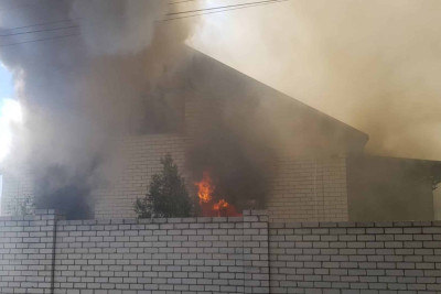 Qaradağda yaşayış evində yanğın: 1 nəfər tüstüdən zəhərlənib