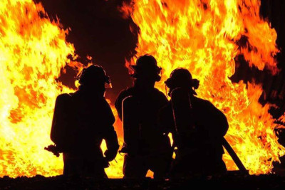 Xətai rayonunda yaşayış binasında yanğın baş verib