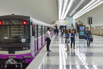 Bakı metrosunda yubanma yaranıb