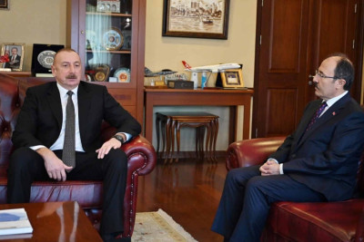 Prezident İlham Əliyev Türkiyə səfirliyinə gedib