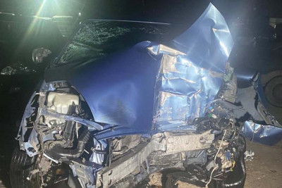 Ramana qəsəbəsində “Hyundai” divara çarpılıb: 5 nəfər xəsarət alıb