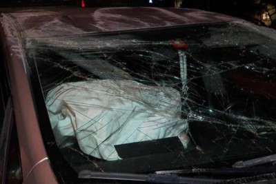 Nərimanovda motosiklet avtomobillə toqquşub: xəsarət alan var