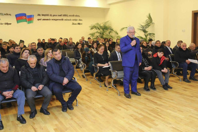 Binaqədi rayonu: Elxan Allahverdiyev səyyar qəbul keçirib
