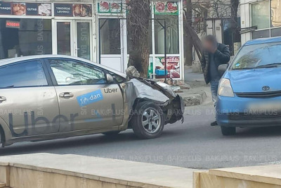 Nizami rayonunda 2 “Prius” toqquşub