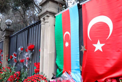 BDU-nun rəhbərliyi və işçi heyəti Türkiyə səfirliyini ziyarət edib, zəlzələ qurbanlarının xatirəsini ehtiramla yad edib
