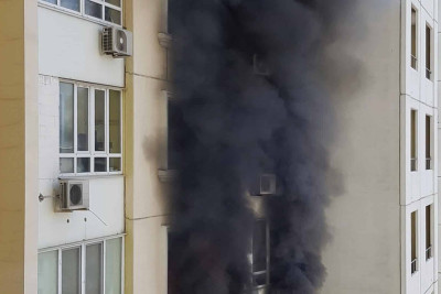 Yasamal rayonunda çoxmərtəbəli yaşayış binası yanıb
